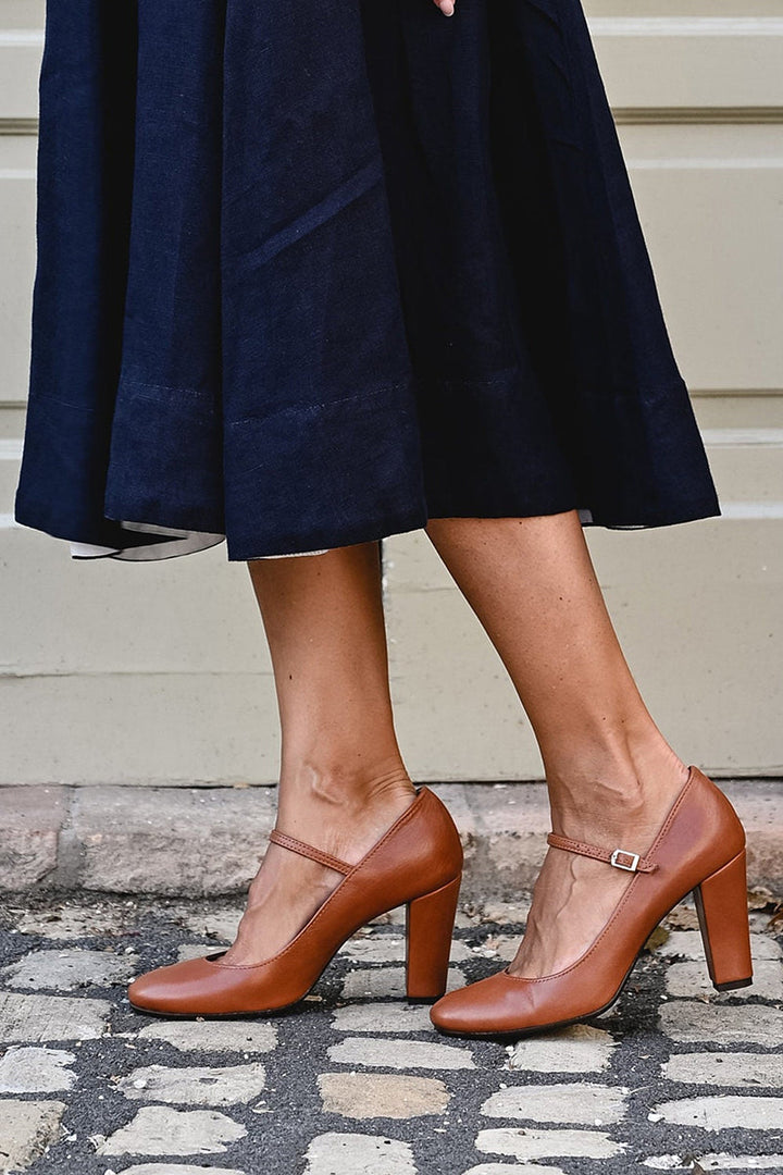 Cora - Everyday Sandals with Low Heel
