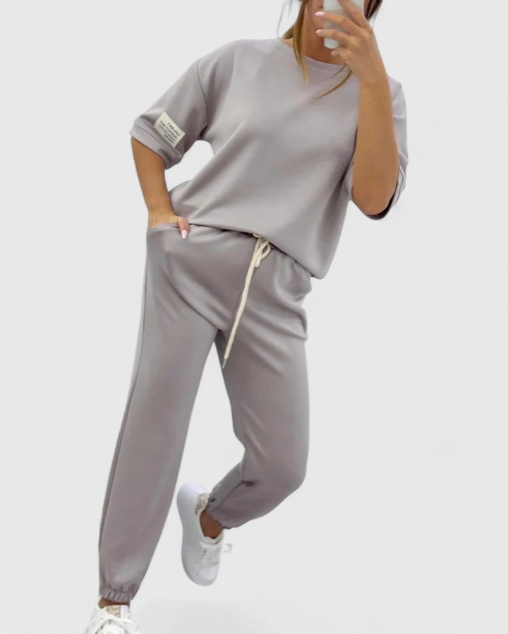 Dahliana - Comfortable Set