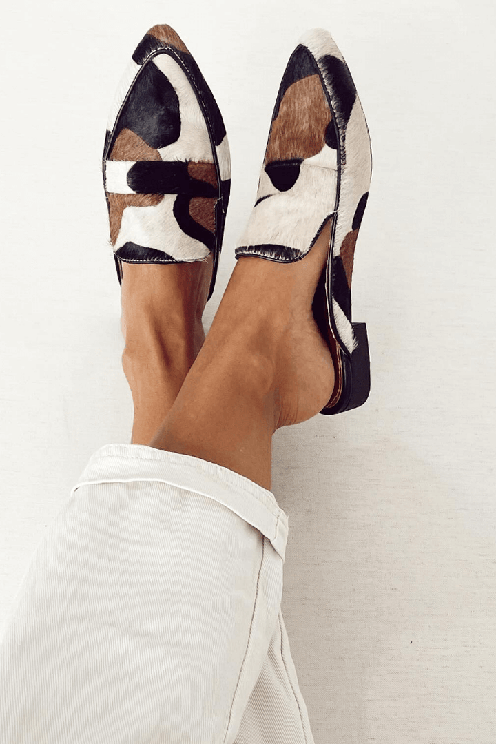 Mila - Moccasin with abstract pattern