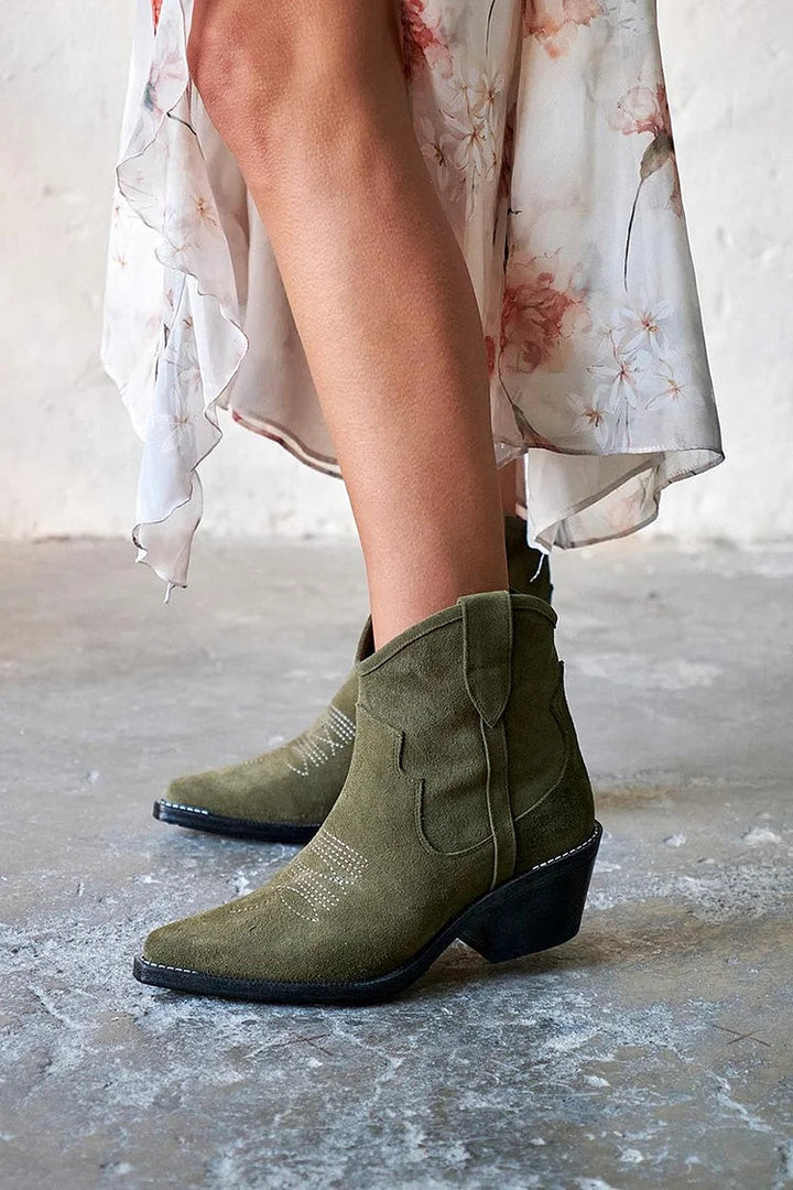Catalina - Short Suede Ankle Boots