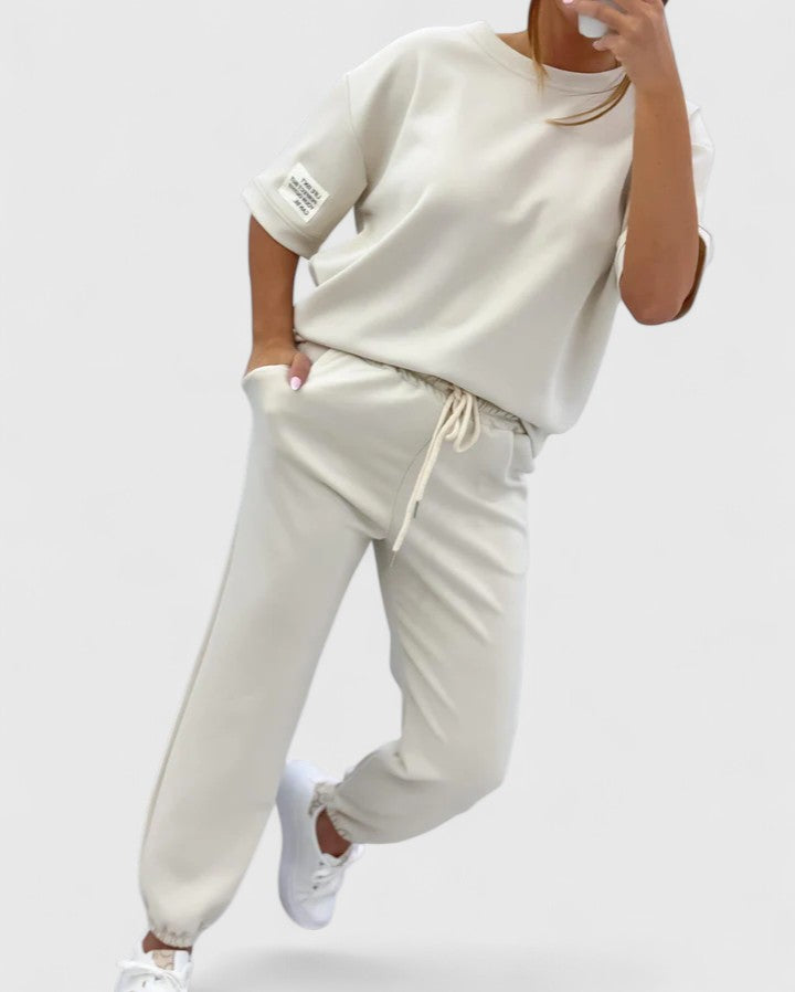 Dahliana - Comfortable Set