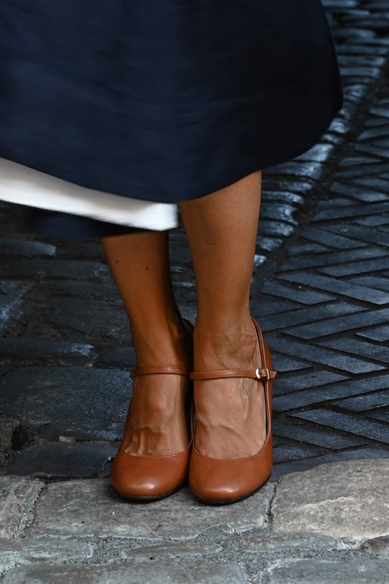 Cora - Everyday Sandals with Low Heel