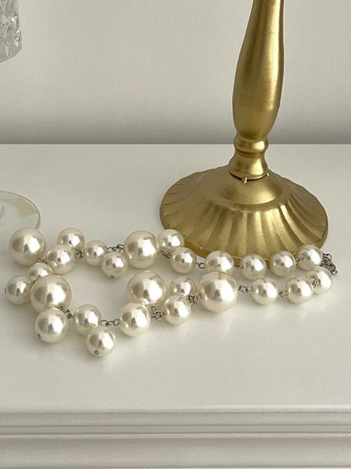 Ava - Bold pearl necklace