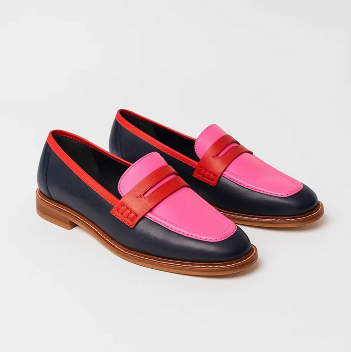 Paisley - Black loafers with a colored accent