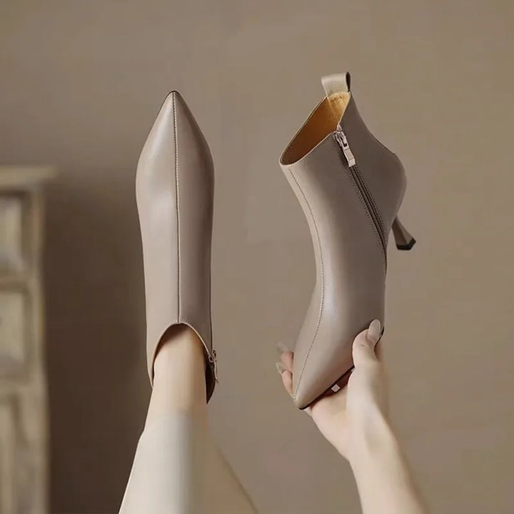 Juliana - Kitten Boots