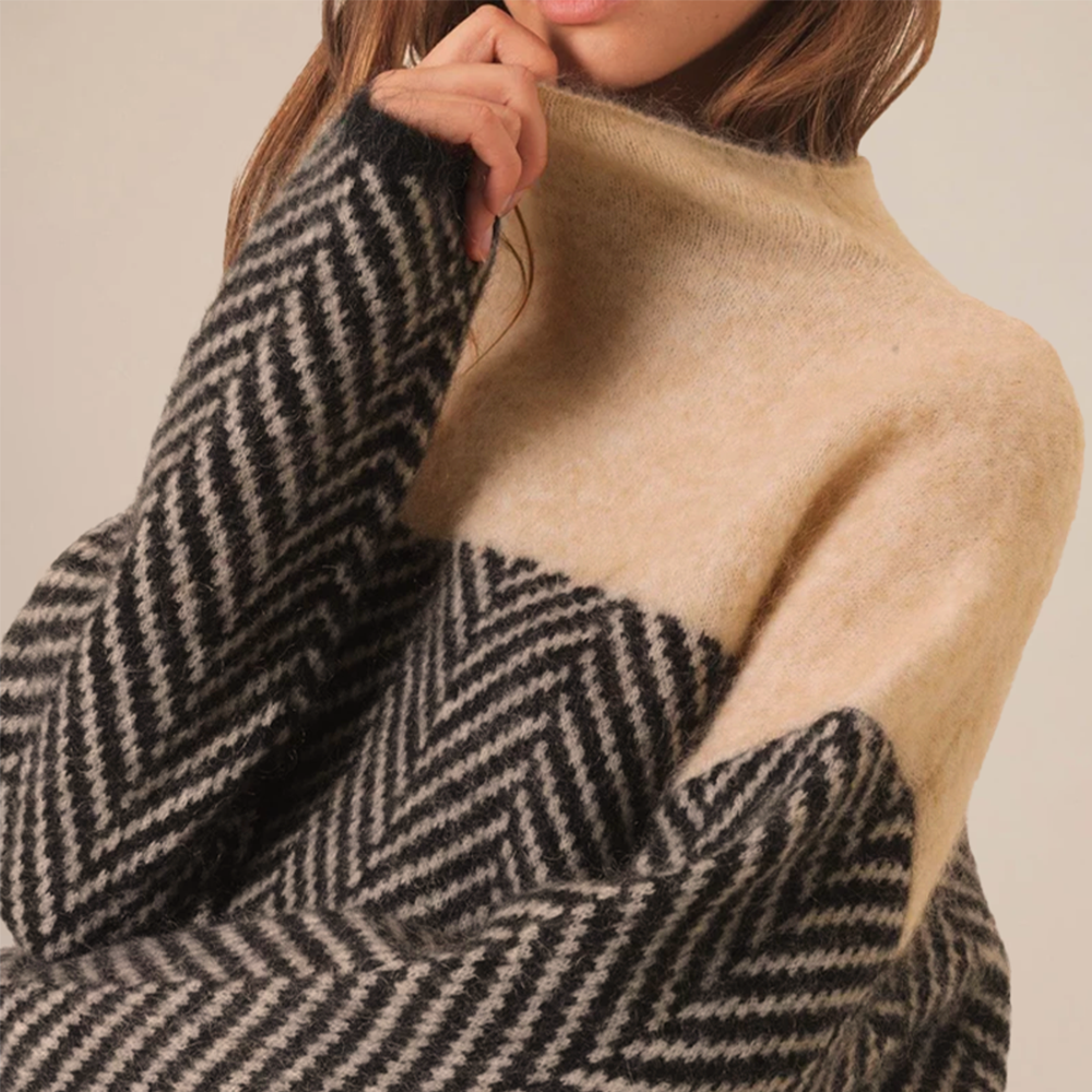 Genevieve - Premium Turtleneck in Luxurious Knit
